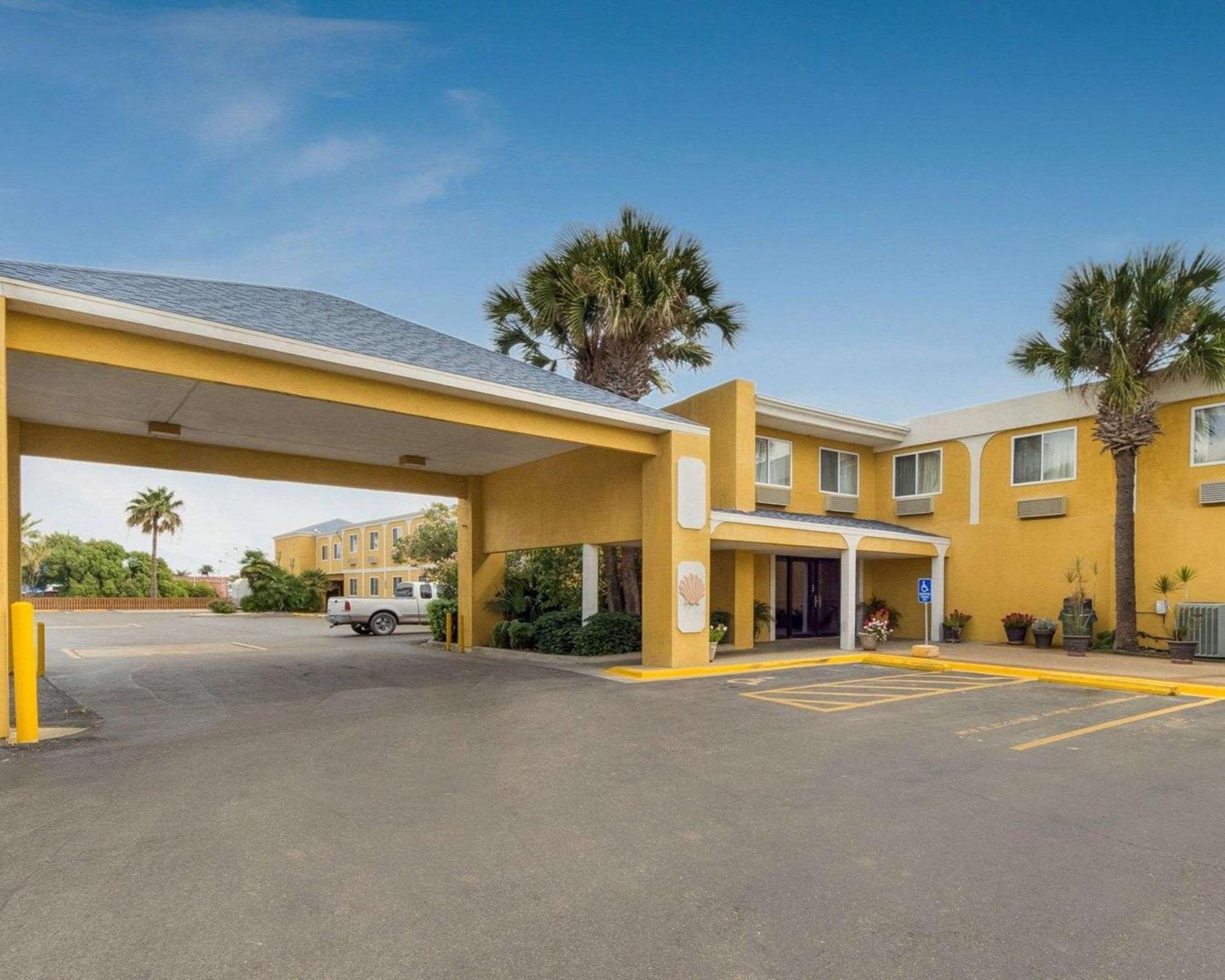 Quality Inn & Suites On The Beach Corpus Christi Bagian luar foto