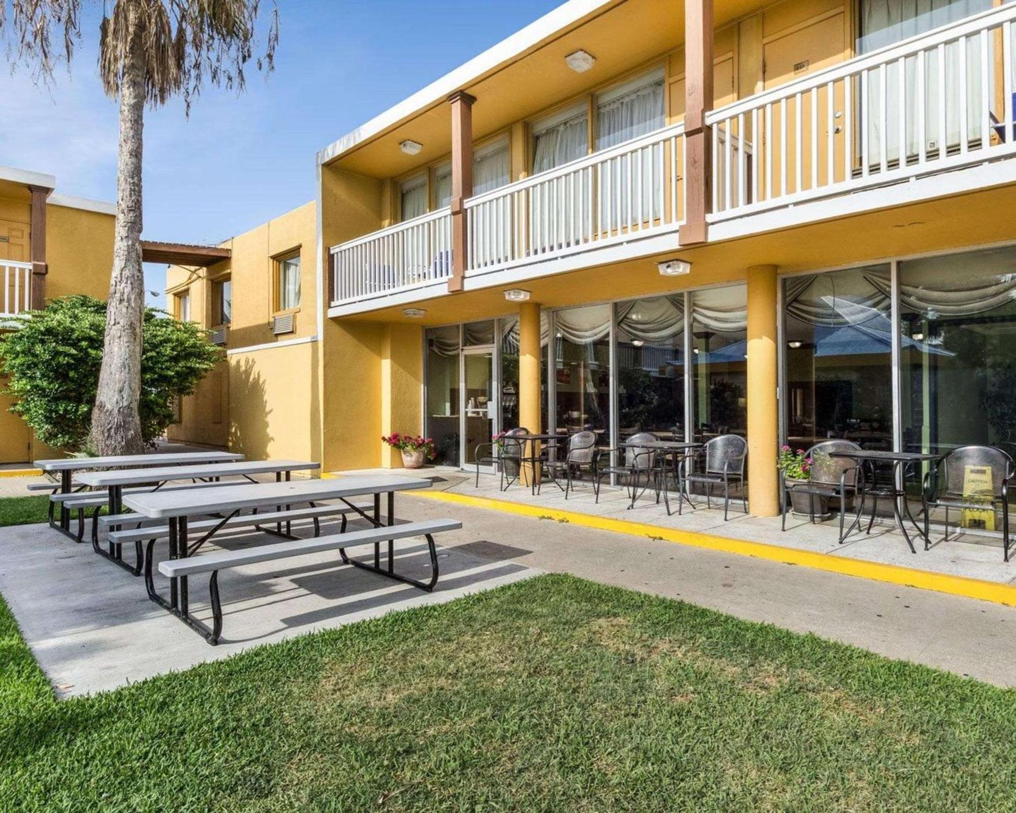 Quality Inn & Suites On The Beach Corpus Christi Bagian luar foto