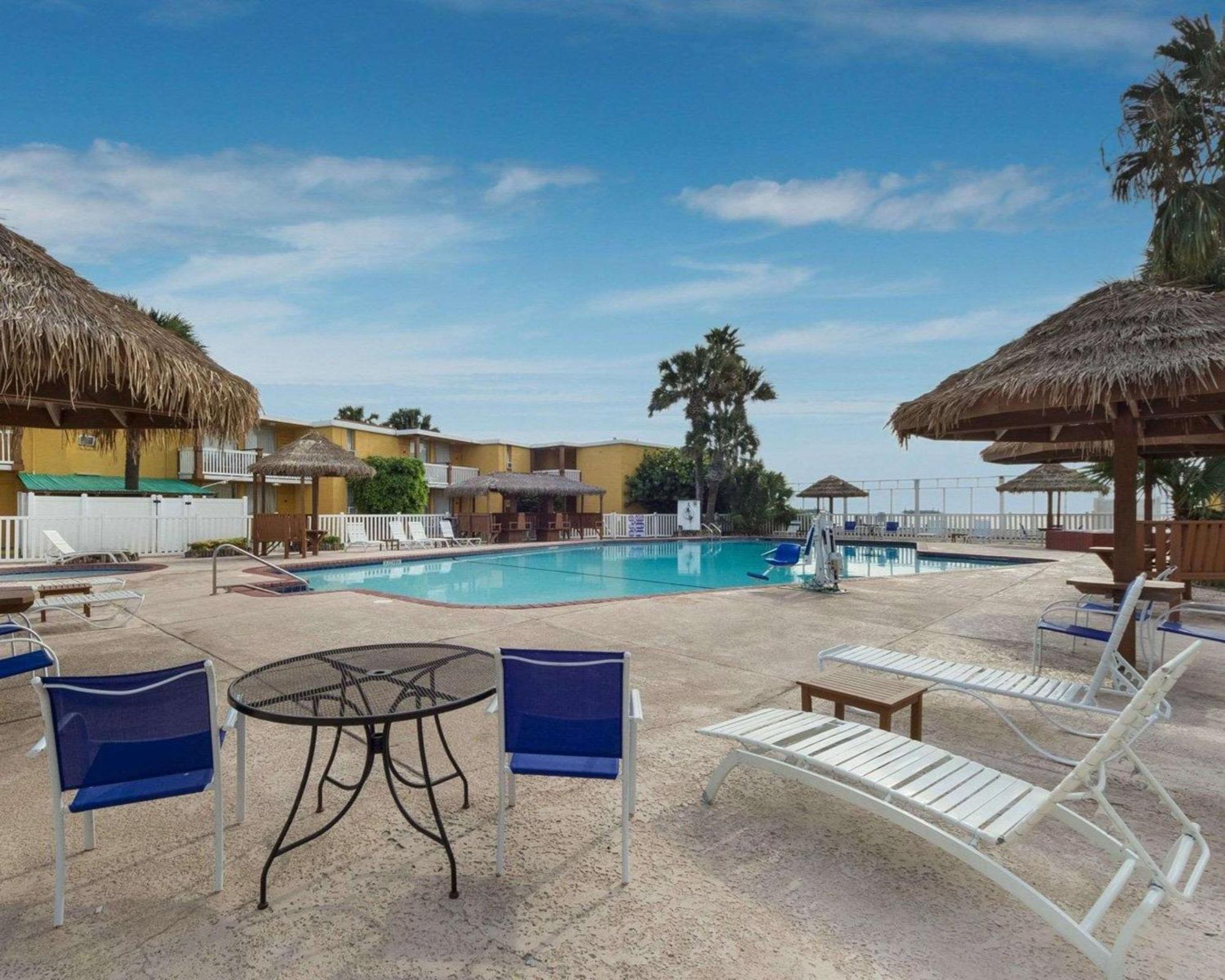 Quality Inn & Suites On The Beach Corpus Christi Bagian luar foto