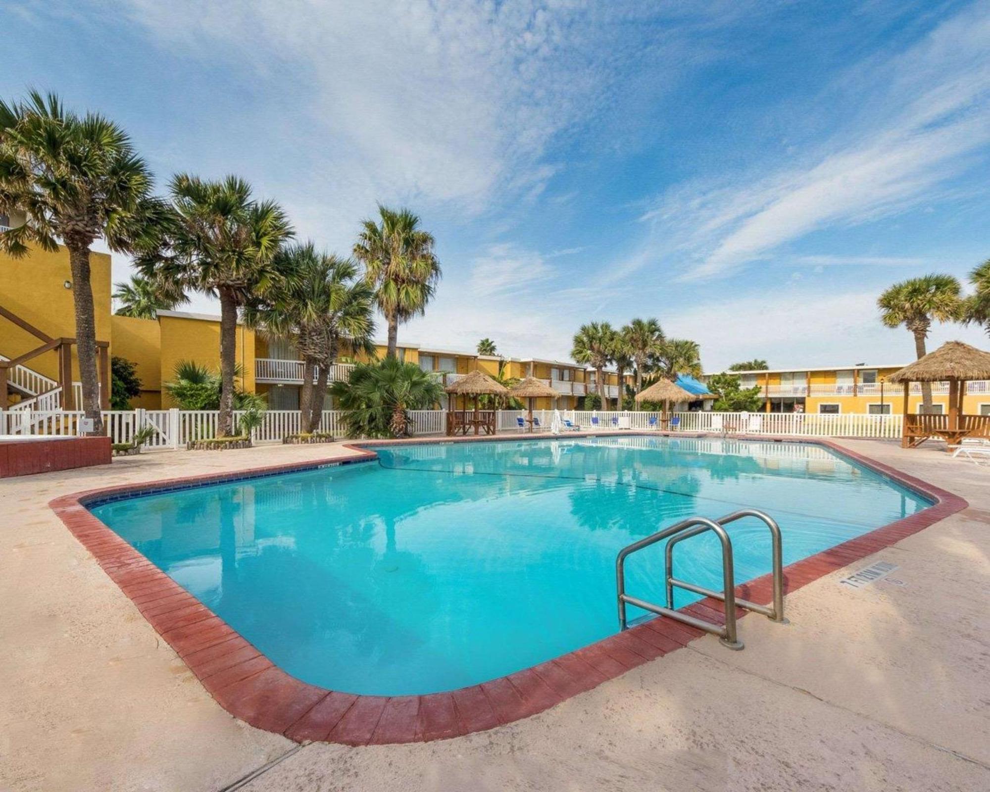 Quality Inn & Suites On The Beach Corpus Christi Bagian luar foto