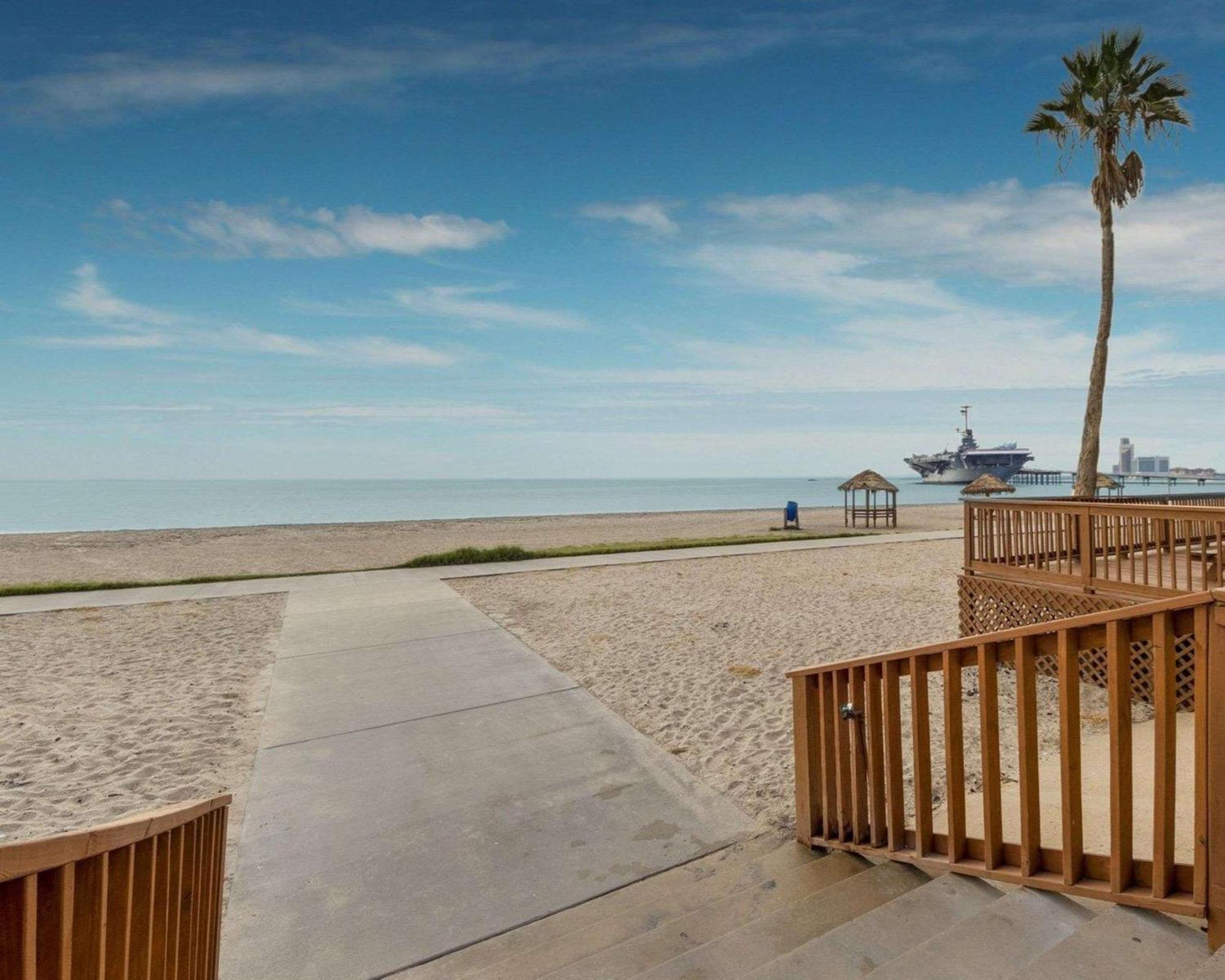 Quality Inn & Suites On The Beach Corpus Christi Bagian luar foto