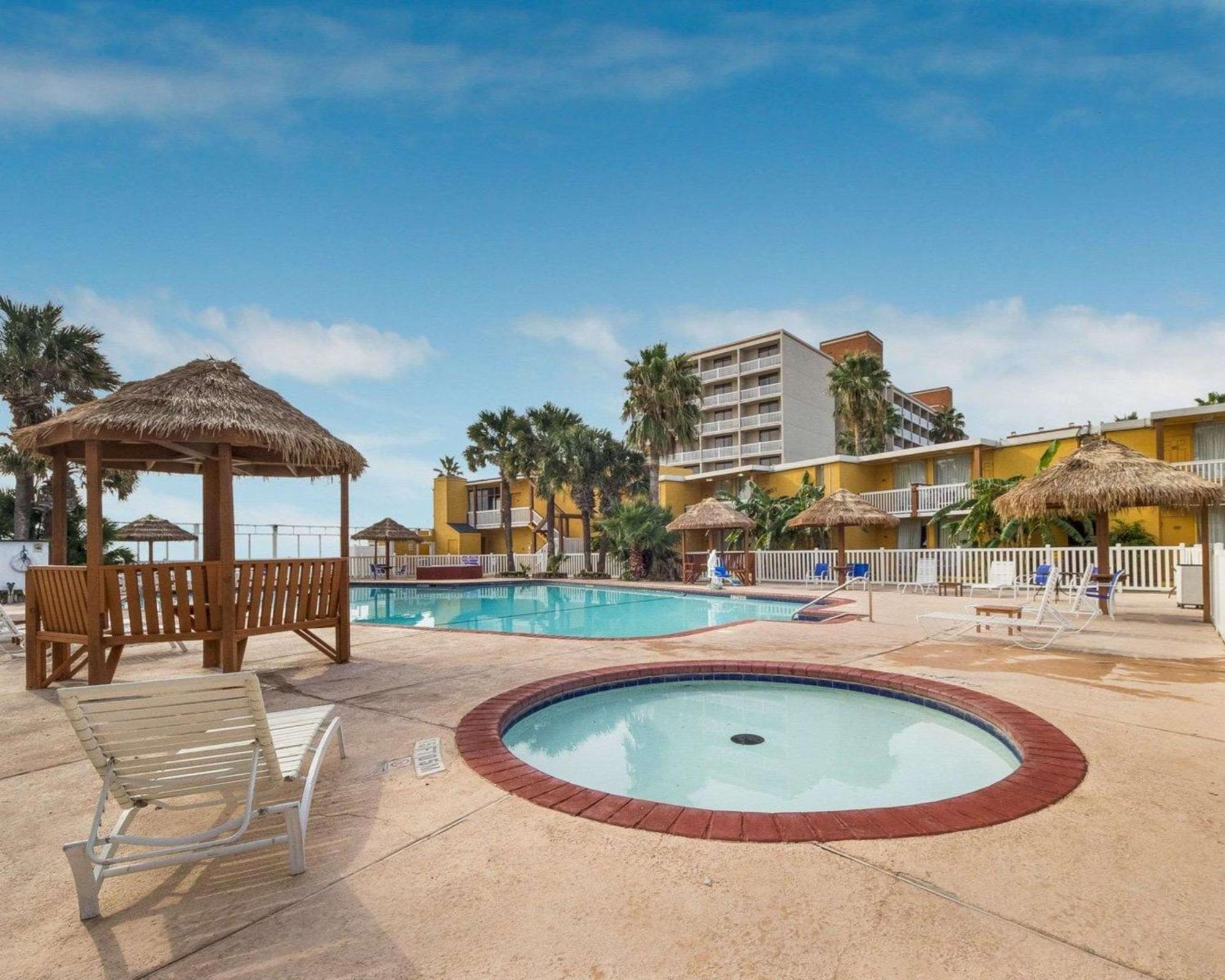 Quality Inn & Suites On The Beach Corpus Christi Bagian luar foto