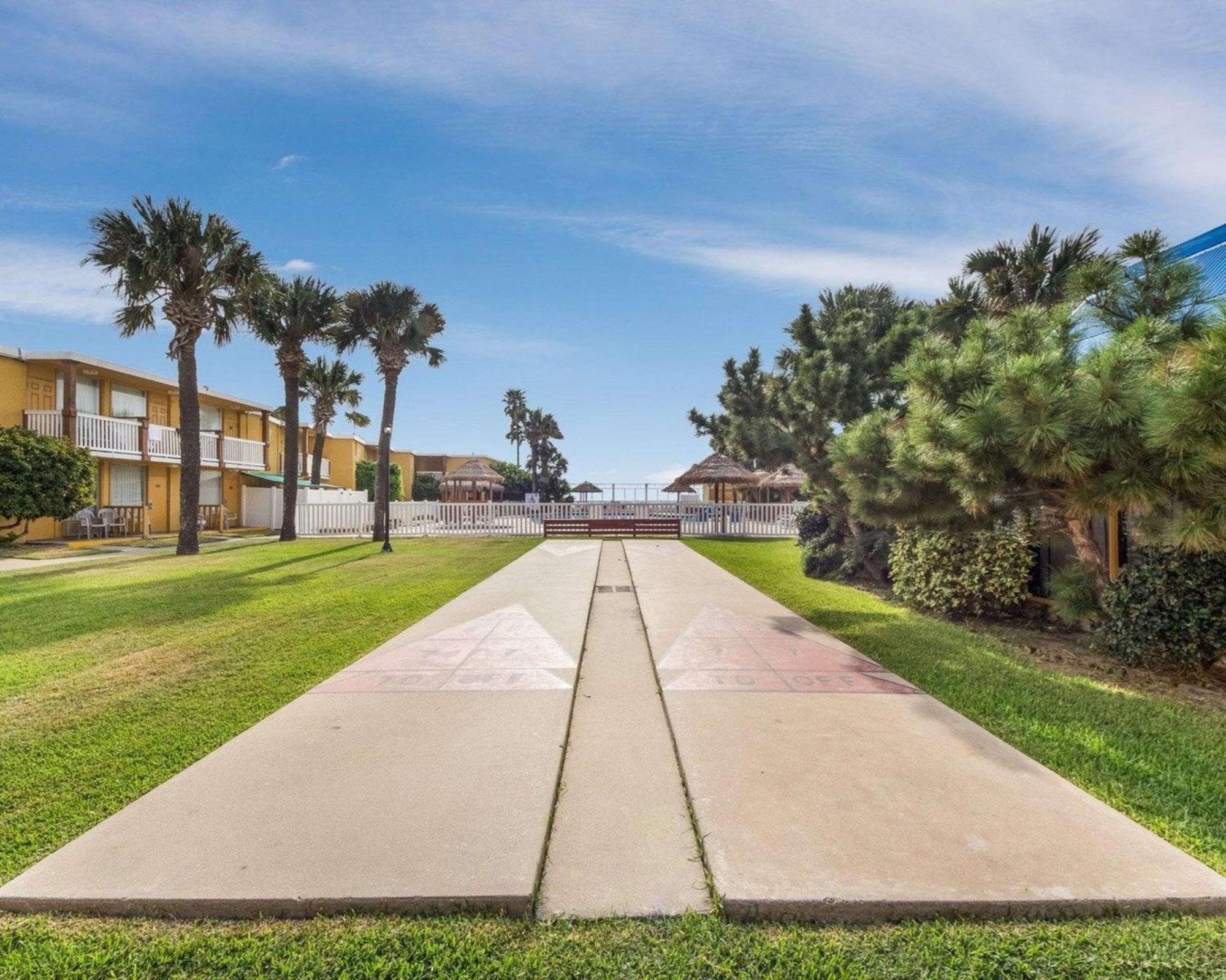 Quality Inn & Suites On The Beach Corpus Christi Bagian luar foto