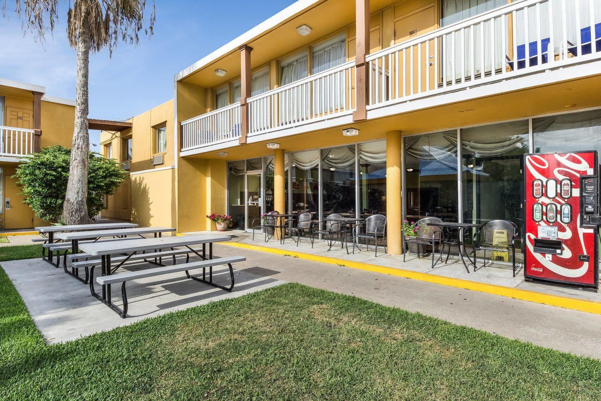Quality Inn & Suites On The Beach Corpus Christi Bagian luar foto