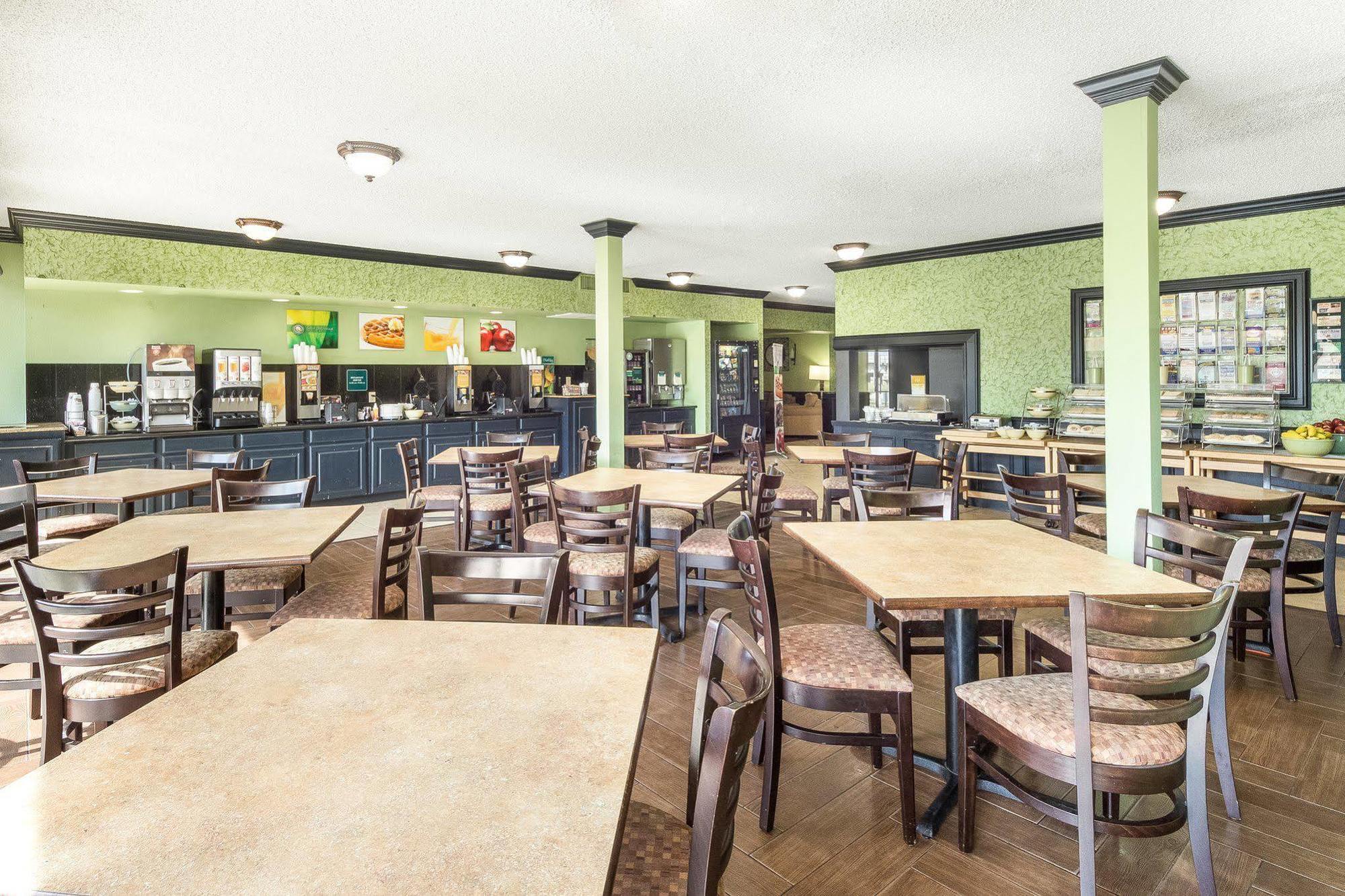 Quality Inn & Suites On The Beach Corpus Christi Bagian luar foto