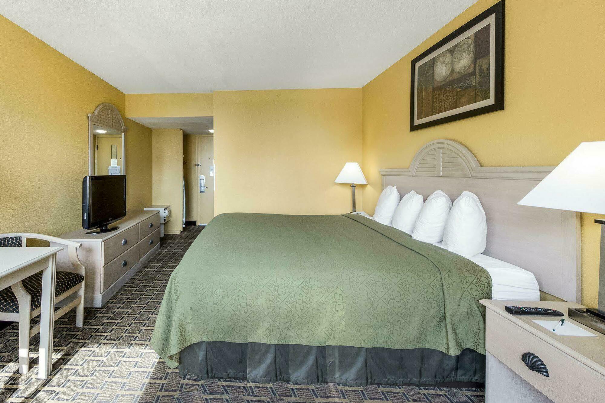 Quality Inn & Suites On The Beach Corpus Christi Bagian luar foto